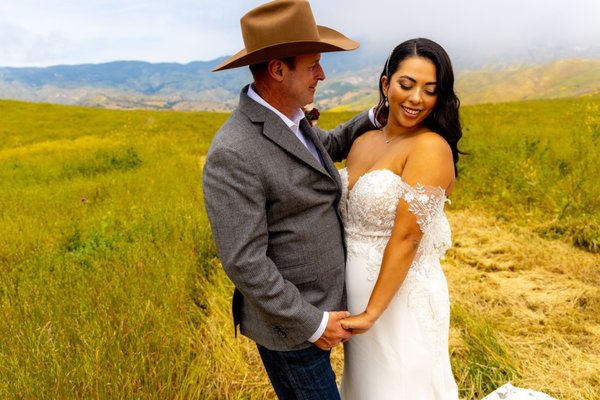Beautiful Ranch Wedding in Goleta - This was a stunning wedding north of Santa Barbara at a lovely ranch. Professional lighting and a second photographer, and full album was included in this price, of less than $3000. Beautiful Ranch Wedding in Goleta - This was a stunning wedding north of Santa Barbara at a lovely ranch. Professional lighting and a second photographer, and full album was included in this price, of less than $3000.