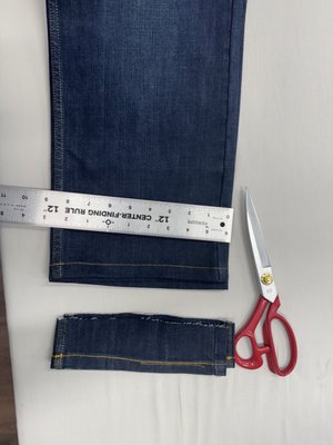 Hemming - Hemming of jeans Hemming - Hemming of jeans