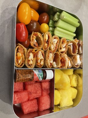 Colorful and nutritious Bento Box kids' meals - Whitney loves creating colorful and fun Bento Box kids' meals for her clients! Colorful and nutritious Bento Box kids' meals - Whitney loves creating colorful and fun Bento Box kids' meals for her clients!