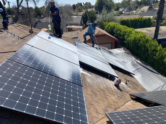 Solar Panels cleaning - Solar system cleaning in Pasadena Solar Panels cleaning - Solar system cleaning in Pasadena