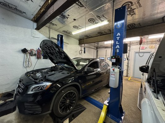 Auto Reapir - We are here to help you get your car maintenance done right.
Brakes+rotors, oil change, control arm replacement, bearing replacement, belt assembly replacement, Alternator testing and replacement, battery testing and replacement, ball joint replacement, tie rod replacement, wiper blade replacement. Headlight and fog light replacement. AC recharge. call us or email us anytime. We perform all repairs thoroughly and accurately.
We ensure customer satisfaction at all times.
Thankyou brother