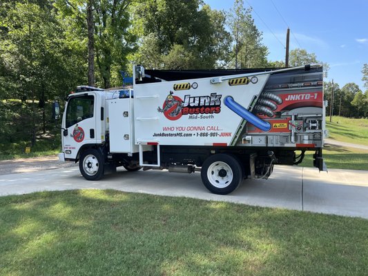 Junk Removal - From a single item to full house clean outs we can handle it professionally and with a smile. Sadly we get calls after loved ones pass and families are overwhelmed. Our professional crews know how to respectfully help families in these situations. Junk Removal does not always mean things are Junk. It may mean you have things that are not of use to you anymore. if so we donate items in good condition to a battered women's shelter and recycle items properly. Junk Removal - From a single item to full house clean outs we can handle it professionally and with a smile. Sadly we get calls after loved ones pass and families are overwhelmed. Our professional crews know how to respectfully help families in these situations. Junk Removal does not always mean things are Junk. It may mean you have things that are not of use to you anymore. if so we donate items in good condition to a battered women's shelter and recycle items properly.