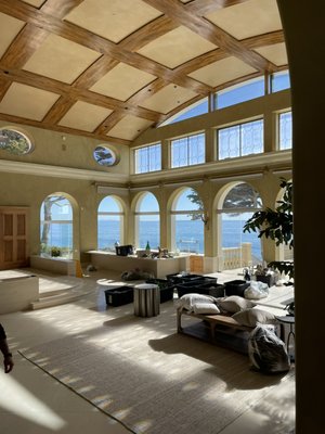 $50 mln ocean front in Malibu - MUSA Moving & Storage successfully completed an intricate relocation project for a $50 million oceanfront mansion in Malibu. The team managed every detail with precision, transporting priceless art, luxury furnishings, and delicate items to their new home by the sea. MUSA’s expertise ensured a smooth, secure, and efficient transition into this exquisite coastal property, providing the client with peace of mind and flawless service. $50 mln ocean front in Malibu - MUSA Moving & Storage successfully completed an intricate relocation project for a $50 million oceanfront mansion in Malibu. The team managed every detail with precision, transporting priceless art, luxury furnishings, and delicate items to their new home by the sea. MUSA’s expertise ensured a smooth, secure, and efficient transition into this exquisite coastal property, providing the client with peace of mind and flawless service.