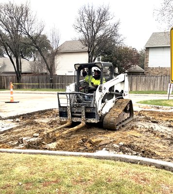 Players Court - paving repairs FEB ‘23 - Customer was a larger apartment complex in North Dallas.   Over 30 repair locations w/ lots of traffic issues to manage.   We had to remove 1/2 of certain roads while keeping others open , to insure tenants could come and go every morning and night.     Wrapped up all the work this last week -   FEB 2023 project