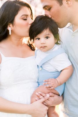 FAMILY SESSIONS - I like to see your family grow, so I specialize in couple, maternity, newborn and family sessions. FAMILY SESSIONS - I like to see your family grow, so I specialize in couple, maternity, newborn and family sessions.