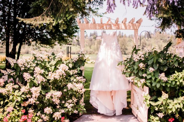 Kelley Farm Wedding / Janne + Danny - Janne and Danny celebrated their wedding at the Kelley Farm in Bonney Lake, Washington. They hired Sound Originals for photography and videography.