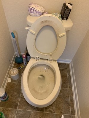 Before and after bathroom. - Let Carmouche’s Pro Clean get their hands dirty so you don’t have to! Sparkling clean! Before and after bathroom. - Let Carmouche’s Pro Clean get their hands dirty so you don’t have to! Sparkling clean!