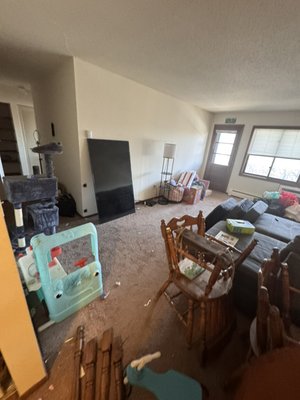 Apartment cleanout. Customer needed it done ASAP. I pull through for my customers. - This client needed her placed cleaned and quick. I was happy to help 💪 Apartment cleanout. Customer needed it done ASAP. I pull through for my customers. - This client needed her placed cleaned and quick. I was happy to help 💪