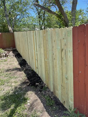 Fence work done in San Antonio texas - All this picture show the difference a new fence can do to your back yard or any part of your property. Give us a call and we’ll be happy to assist you.