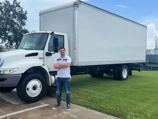 Meet the Operations Manager - Hi, I’m Richard Orcutt, Operations Manager at IN A ZIP Moving. After working over eight years in the moving industry as a professional mover, I realized there was an opportunity to do things differently. I noticed that many moving companies were falling short in truly serving their clients, and I wanted to change that.
Two years ago, my brother Samuel and I decided to start our own business. With my extensive experience working with seniors, I knew there was a need for a moving company that combined professionalism with empathy—especially for clients who deserve extra care and attention.
At IN A ZIP Moving, we’re not just about getting your belongings from one place to another—we’re about the moving experience. Our mission is to raise the standard for every move, ensuring it’s stress-free, efficient, careful, and truly positive for our customers. We strive to make every move an experience our clients feel confident and comfortable with.