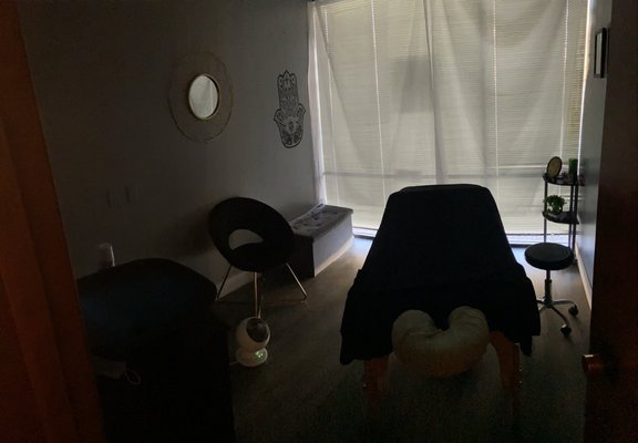 Magic Hands - The Experience Everybody Needs . Your needs will always be put first so you can feel your best. Each massage is custom to fit you. From pressure used to areas worked massage will be catered to your needs . Massage is good for your body, but it is also time to just relax and unwind. Some benefits from massage are and not limited to improved circulation, alleviates pain, stress relief, ROM, tension, and helps sleep Magic Hands - The Experience Everybody Needs . Your needs will always be put first so you can feel your best. Each massage is custom to fit you. From pressure used to areas worked massage will be catered to your needs . Massage is good for your body, but it is also time to just relax and unwind. Some benefits from massage are and not limited to improved circulation, alleviates pain, stress relief, ROM, tension, and helps sleep