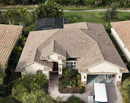 Palm Beach County Most Trusted Roof Replacement Service - Property owners know how vital it is to have a structurally sound roof over their heads. Whether it’s a home or business, occupants and residents rely on the roof to provide them protection from the elements. Over time, or due to the many forces of nature, roofing can begin to fail. This is especially true in Palm Beach County where sunlight tends to be harsh and events like hail storms occur, which can both cause damage to the roof. When a roof failure occurs, it’s critical to reach out to a trusted roof replacement service provider.
At Hunter Construction, we pride ourselves in our ability to perform the highest quality roof replacements in Palm Beach County and the surrounding areas. Through our experienced roofers and partnerships with the highest quality material providers, we’re able to provide unmatched roof replacement services for the residents of Palm Beach County. We let our results speak for themselves as we offer a 10+ year warranties and yearly inspections on all roof replacements. Palm Beach County Most Trusted Roof Replacement Service - Property owners know how vital it is to have a structurally sound roof over their heads. Whether it’s a home or business, occupants and residents rely on the roof to provide them protection from the elements. Over time, or due to the many forces of nature, roofing can begin to fail. This is especially true in Palm Beach County where sunlight tends to be harsh and events like hail storms occur, which can both cause damage to the roof. When a roof failure occurs, it’s critical to reach out to a trusted roof replacement service provider.
At Hunter Construction, we pride ourselves in our ability to perform the highest quality roof replacements in Palm Beach County and the surrounding areas. Through our experienced roofers and partnerships with the highest quality material providers, we’re able to provide unmatched roof replacement services for the residents of Palm Beach County. We let our results speak for themselves as we offer a 10+ year warranties and yearly inspections on all roof replacements.