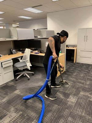 Quality Commercial Office Cleaning Services - Eliminate the headache of trying to coordinate the internal staff who care for your facilities. From small businesses to office buildings small and large, Clean Valley will provide janitorial services for any properties you have in your portfolio. Our goal is to deliver world-class commercial office cleaning services to businesses and commercial properties.