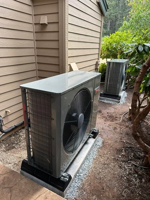 Train Heat Pump installation in Oregon City OR - We’ve been installing these Trane side-discharge heat pumps all summer, and it’s incredible how well they’ve performed. Homeowners are consistently impressed with how efficiently they maintain the perfect temperature, even in larger homes. Train Heat Pump installation in Oregon City OR - We’ve been installing these Trane side-discharge heat pumps all summer, and it’s incredible how well they’ve performed. Homeowners are consistently impressed with how efficiently they maintain the perfect temperature, even in larger homes.