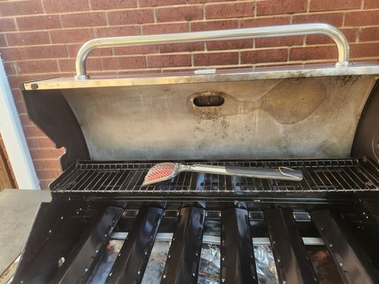 Grill cleaning and parts have been added. - The grill has been completed, and new components have been integrated. Grill cleaning and parts have been added. - The grill has been completed, and new components have been integrated.