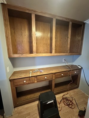 Oak cabinet paint project - Primed and painted over these oak cabinets Oak cabinet paint project - Primed and painted over these oak cabinets