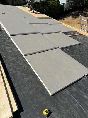 IV Library in Cave Junction Oregon - IV Library Roof over 10,000 sq foot roof. 1.5” standing
mechanical seam 16” wide 24g roofing panels complimenting our 6” K style gutter system.