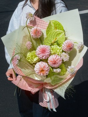 Pink Foliage - A dreamy blend of soft pink and fresh green, inspired by the effortless beauty of a summer garden Pink Foliage - A dreamy blend of soft pink and fresh green, inspired by the effortless beauty of a summer garden