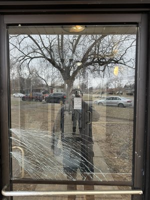 Commercial Door Laminated Glass Replacement - The best safety glass you can have installed on commercial doors! Commercial Door Laminated Glass Replacement - The best safety glass you can have installed on commercial doors!