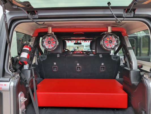 2021 Jeep Build - This Jeep got a custom Upgrade.