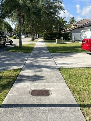Driveway,Sidewalk and Curb Drainage Wash - Here are before and after photos of a pressure wash in West Kendall. This job was a driveway, sidewalk and curb drainage. Driveway,Sidewalk and Curb Drainage Wash - Here are before and after photos of a pressure wash in West Kendall. This job was a driveway, sidewalk and curb drainage.