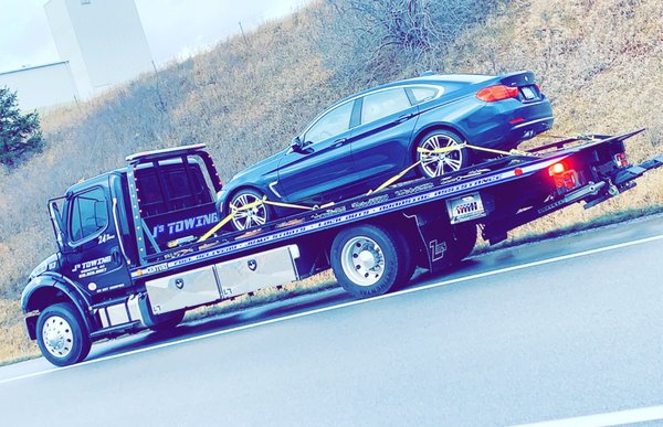 J’s Towing - J’s towing offers reliable towing service Open 24