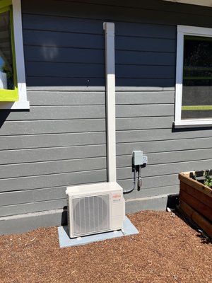 Air Conditioning Unit - This is a mini split air condition install that we did for a local customer in Vacaville. The customer was very happy with our quick response and professional install.