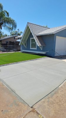 Driveway Paving - Our landscaping company specializes in transforming driveways with high-quality paving solutions, enhancing curb appeal and functionality. We offer a variety of materials, from classic cobblestone to modern concrete, ensuring a custom look that complements your home's style.