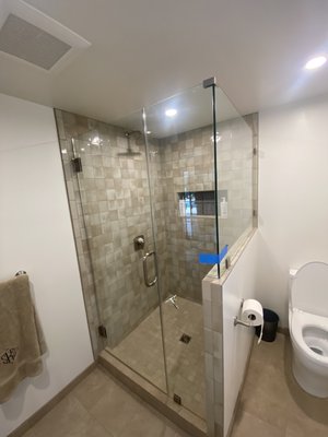 We took off the old shower door and they remodeled the tile and we got the measurements and order the new shower glass and it's looks great - Installation new shower doors and devising office and installation windows We took off the old shower door and they remodeled the tile and we got the measurements and order the new shower glass and it's looks great - Installation new shower doors and devising office and installation windows