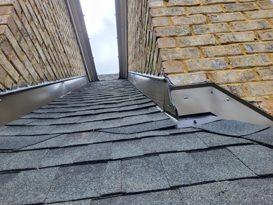 New GAF charcoal roof in Marietta - we replaced this roof in October of 2022 it was a massive 3-day project for our 16 people crew plus we spend another week finishing the last details. customer was pleased with the project New GAF charcoal roof in Marietta - we replaced this roof in October of 2022 it was a massive 3-day project for our 16 people crew plus we spend another week finishing the last details. customer was pleased with the project