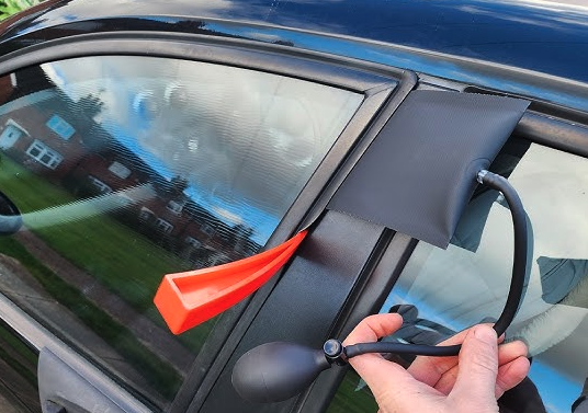 Vehicle Lockouts - Roadrunners Rescue is the trusted partner for all your roadside assistance needs in Greensboro, NC and the surrounding areas. With years of experience, our team of experts is committed to solving any vehicle-related emergencies – whether a flat tire, engine repair, battery replacement, or fuel delivery – we do it all! Our services are designed to cater to your needs, ensuring maximum convenience and reliability.
Whether you’re stuck on the side of the road or at your home or workplace, our mobile team will be there to assist you. Our services include tire changes, lockouts, jump starts, mobile tune-ups, oil changes, brake repairs, and mobile car diagnostics. Our professionals are well-equipped with state-of-the-art equipment, knowledge, and experience to diagnose and repair problems quickly and efficiently.
Our team of expert technicians is ready to assist you with any car lockout situation, whether you're locked out of your car or have lost your keys altogether. Vehicle Lockouts - Roadrunners Rescue is the trusted partner for all your roadside assistance needs in Greensboro, NC and the surrounding areas. With years of experience, our team of experts is committed to solving any vehicle-related emergencies – whether a flat tire, engine repair, battery replacement, or fuel delivery – we do it all! Our services are designed to cater to your needs, ensuring maximum convenience and reliability.
Whether you’re stuck on the side of the road or at your home or workplace, our mobile team will be there to assist you. Our services include tire changes, lockouts, jump starts, mobile tune-ups, oil changes, brake repairs, and mobile car diagnostics. Our professionals are well-equipped with state-of-the-art equipment, knowledge, and experience to diagnose and repair problems quickly and efficiently.
Our team of expert technicians is ready to assist you with any car lockout situation, whether you're locked out of your car or have lost your keys altogether.