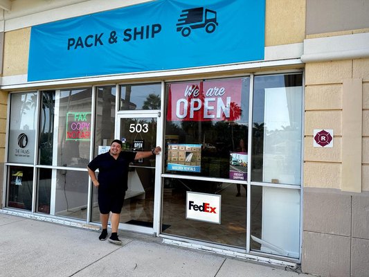 Pack & ship experts 2023 - This small business project was started this year by a family that made it a reality Pack & ship experts 2023 - This small business project was started this year by a family that made it a reality