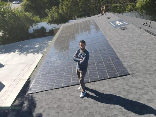 Our latest Solar Roof with CertainTeed’s Solstice® in Los Angeles, CA - CertainTeed’s Solstice® Shingle solar shingles offer a unique solution that combines the benefits of going solar with a sleek design that blends seamlessly with your home’s roof.
Going solar has a wide range of benefits, from saving money on your monthly utility bills to reducing your carbon footprint. You’d be hard-pressed to find many downsides to installing a solar system in your home, though there is one that can give people pause when making their decision: solar panels can be a bit of an eyesore. It may seem trivial, but installing big, bulky solar panels and racks on the roof of your home can affect its overall aesthetic and curb appeal.
CertainTeed designed the Solstice® Shingle specifically so you don’t have to choose between the benefits of solar panels and the appearance of your home. These solar shingles, also known as solar integrated roofing, are small solar panels which are designed to look like standard roof shingles, and act as both a functional roof for your home and a solar system to generate electricity. They have a low profile and blend seamlessly with your roof for a clean, sleek look, providing a highly efficient solar system without sacrificing your home’s curb appeal and aesthetic. It’s a win-win. Our latest Solar Roof with CertainTeed’s Solstice® in Los Angeles, CA - CertainTeed’s Solstice® Shingle solar shingles offer a unique solution that combines the benefits of going solar with a sleek design that blends seamlessly with your home’s roof.
Going solar has a wide range of benefits, from saving money on your monthly utility bills to reducing your carbon footprint. You’d be hard-pressed to find many downsides to installing a solar system in your home, though there is one that can give people pause when making their decision: solar panels can be a bit of an eyesore. It may seem trivial, but installing big, bulky solar panels and racks on the roof of your home can affect its overall aesthetic and curb appeal.
CertainTeed designed the Solstice® Shingle specifically so you don’t have to choose between the benefits of solar panels and the appearance of your home. These solar shingles, also known as solar integrated roofing, are small solar panels which are designed to look like standard roof shingles, and act as both a functional roof for your home and a solar system to generate electricity. They have a low profile and blend seamlessly with your roof for a clean, sleek look, providing a highly efficient solar system without sacrificing your home’s curb appeal and aesthetic. It’s a win-win.