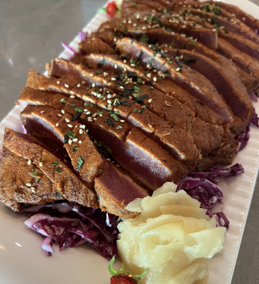Large Ohana - Invite Chef Ginger and her team into your home/venue/vacation rental, for a catered meal experience. Perfect for celebrations, family reunions, or wedding receptions.

Suggested menus for parties of 7-20 guests.