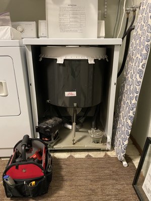 1990's Maytag Washer and Dishwasher Repair - This 1990's Maytag Dependable Care washer is running like a champ, the client just wanted it checked out while we were looking at their dishwasher. 1990's Maytag Washer and Dishwasher Repair - This 1990's Maytag Dependable Care washer is running like a champ, the client just wanted it checked out while we were looking at their dishwasher.