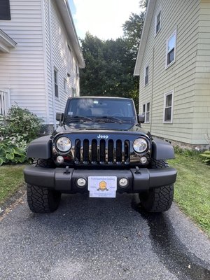 Jeep Wrangler - Jeep Wrangler exterior detail with clay bar treatment and hand wax.