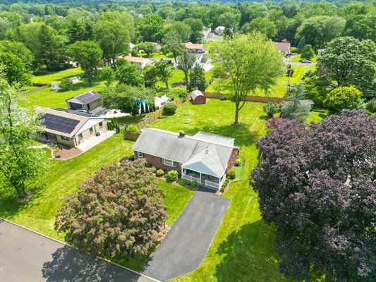 SOLD - Over Asking, Multiple Offers, Inspections Waived! - Listed at $500k and SOLD for $515k with NO INSPECTIONS after just 4 DAYS ON THE MARKET!
If you’re interested in achieving the best results possible with the sale of your home, don’t hesitate to reach out for a complimentary consultation! Who you hire matters! SOLD - Over Asking, Multiple Offers, Inspections Waived! - Listed at $500k and SOLD for $515k with NO INSPECTIONS after just 4 DAYS ON THE MARKET!
If you’re interested in achieving the best results possible with the sale of your home, don’t hesitate to reach out for a complimentary consultation! Who you hire matters!