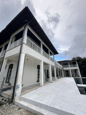 Pinecrest half round gutters installation. - This is a house in Pinecrest we install half round gutters with round downspouts. Pinecrest half round gutters installation. - This is a house in Pinecrest we install half round gutters with round downspouts.