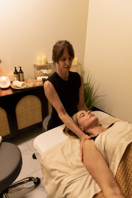 Massage Therapy - Life can take a toll on your mental and physical well-being. Work schedules and personal responsibilities can pile up, leading to physical discomforts such as pinched nerves, tense muscles, headaches, and more. Instead of letting these stressors control how you live your daily life, it’s essential to prioritize self-care and find an effective means of rejuvenation. That’s where massage therapy from Halcyon Mind+Body comes into play.
Massages don’t just help with the immediate physical issues associated with stress; they also provide you with a clearer, more calmed mind. Give yourself a break to recharge, and make it easier to handle whatever life throws your way by booking a massage with our therapists today. Massage Therapy - Life can take a toll on your mental and physical well-being. Work schedules and personal responsibilities can pile up, leading to physical discomforts such as pinched nerves, tense muscles, headaches, and more. Instead of letting these stressors control how you live your daily life, it’s essential to prioritize self-care and find an effective means of rejuvenation. That’s where massage therapy from Halcyon Mind+Body comes into play.
Massages don’t just help with the immediate physical issues associated with stress; they also provide you with a clearer, more calmed mind. Give yourself a break to recharge, and make it easier to handle whatever life throws your way by booking a massage with our therapists today.