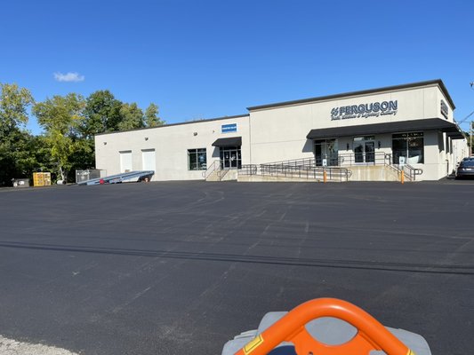 Comercial parking lot paving - A comercial parking lot new paving Comercial parking lot paving - A comercial parking lot new paving
