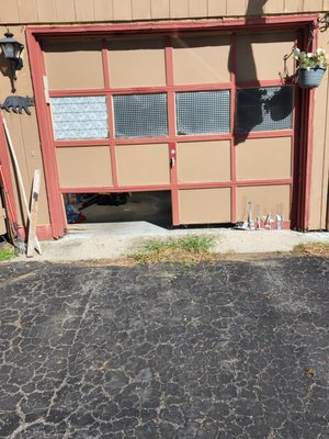 VETRAN DICOUNT - I showed up for a service call and I had no idea what i was walking into.  I talked to the customer found out he was a veteran, so I went into action! I installed a new door for him same day and it was a fair shake for him!  DONT WAIT SAFTEY IS A BIG DEAL!