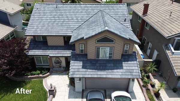 New lightweight concrete tile install in Brea, California! - Roof Pro has recently torn off an existing wood shake roof, and installed brand new lightweight concrete tiles in color "slate range". This new roof adds a stunning visual effect to this beautiful home. We give complimentary estimates. Feel free to call us for one today! New lightweight concrete tile install in Brea, California! - Roof Pro has recently torn off an existing wood shake roof, and installed brand new lightweight concrete tiles in color "slate range". This new roof adds a stunning visual effect to this beautiful home. We give complimentary estimates. Feel free to call us for one today!