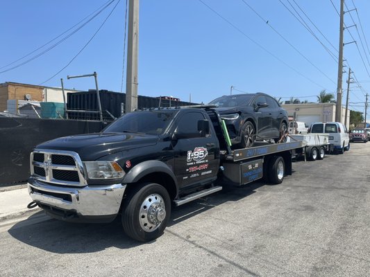 Flatbed Towing! - We Offer Light Duty Towing, Medium Duty Towing & Heavy Duty Towing And Roadside Assistance. Servicing Martin County,FL Palm Beach County, FL And Some Parts Of Broward County,FL 24Hours 7 Days A Week!