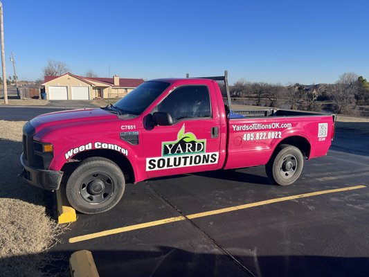 Yard Solutions - Weed control, fertilization, pest control, flea/tick.