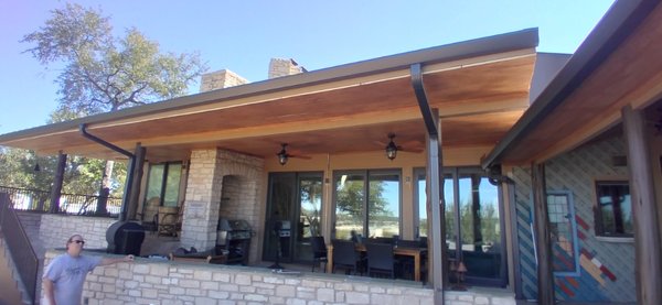 PORCH - The client hired us to cover the ceiling with wood and give it a nicer finish. We also installed fans and speakers, and the client was very satisfied with the result. PORCH - The client hired us to cover the ceiling with wood and give it a nicer finish. We also installed fans and speakers, and the client was very satisfied with the result.