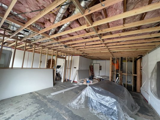 Drywall Installation - The client wanted to remodel this space that they didn’t used a lot and wanted to convert it into a family space. We did the installation of insulation, drywall and painted the entire space with different colors for each room, bathroom and stairwell. This job came out very beautiful with the colors they picked and we were very happy working for this lovely family.