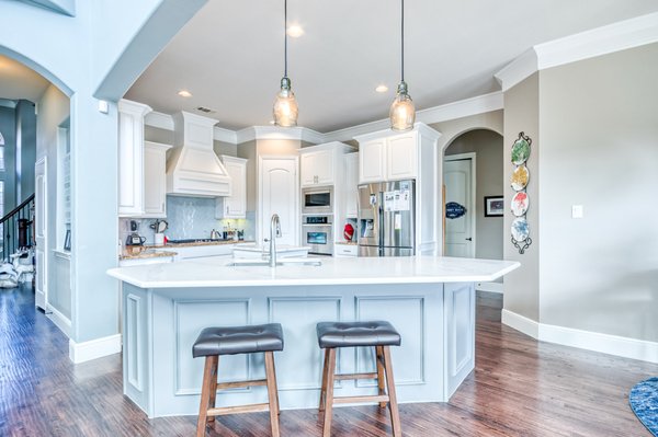 Dallas Kitchen Remodel - This remodel was done on an old kitchen that was out of date and the owner wanted to have a modern more luxury look and feel to it. Dallas Kitchen Remodel - This remodel was done on an old kitchen that was out of date and the owner wanted to have a modern more luxury look and feel to it.