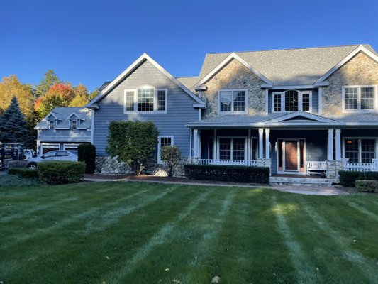 Weekly lawn maintenance photos - Weekly Lawn maintenance services. Auburn and Bedford New Hampshire