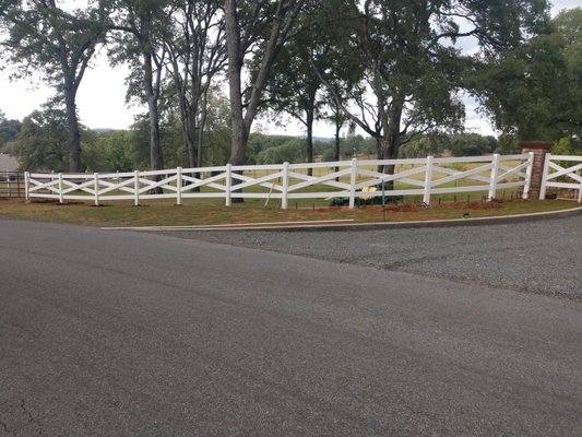 vinyl fence - Our vinyl fence services offer a low-maintenance, durable solution for your property’s boundaries. Vinyl fences are resistant to weather, UV rays, and pests, making them ideal for long-term use. Available in various styles, colors, and heights, they provide privacy, security, and aesthetic appeal. Whether for residential or commercial properties, our team will design, fabricate, and install a vinyl fence that perfectly suits your needs, offering a clean, modern look with minimal upkeep.