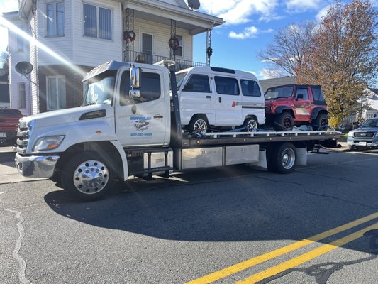 SKYMILES TOWING - "SkyMilesTransportLLC: A Beacon Of Reliable And Reasonable Towing Services In Chelsea, Massachusetts Since 2020. Our Team Is Dedicated To Prioritizing Your Safety And Convenience, Providing Both Long-Distance And Local Towing Options. As A Family-Owned Business, We Strive To Deliver Fast, Efficient, And Customized Solutions To Meet All Your Towing Needs. Entrust Your Vehicles To Us, And We Guarantee Prompt, Safe, And Stress-Free Transportation Every Time."